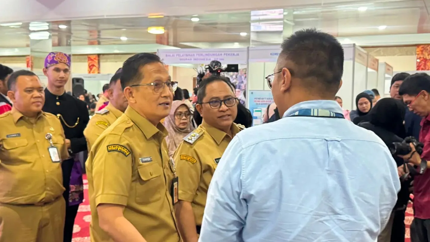 Pelayanan dan kegiatan ketenagakerjaan Disnaker Kabupaten Pesisir Selatan